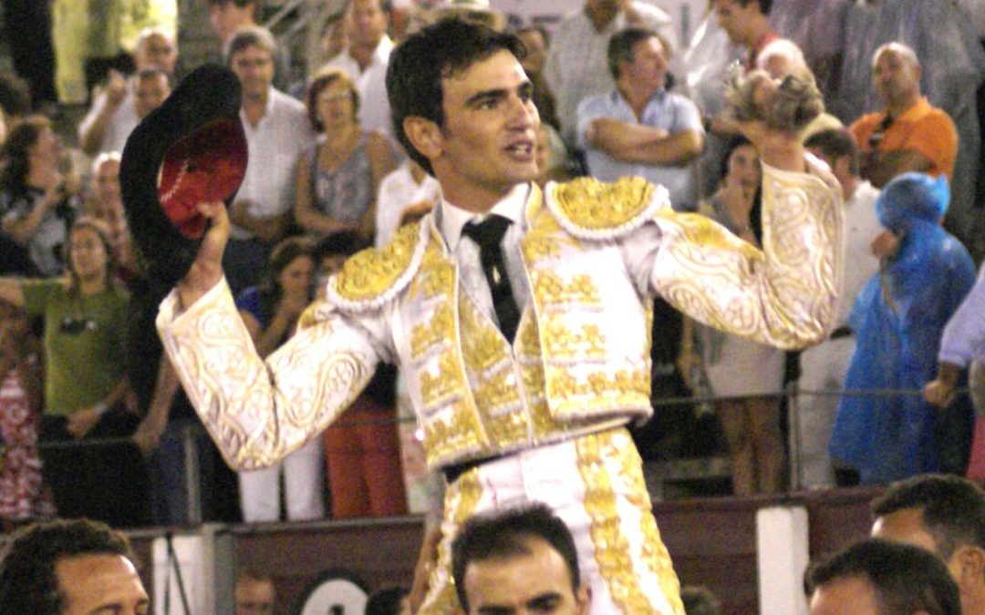 Sergio Serrano, “Escapulario de Oro de San Miguel de Pallaques” de Perú